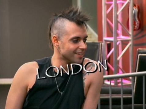 It was lust at first sight when Daisy clapped eyes on London./Credit VH1